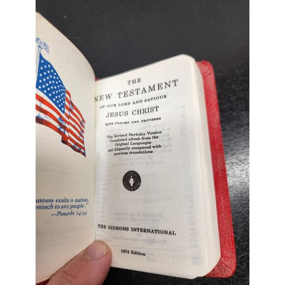 New Testament Psalms Proverbs Pocket Bible 1974-Red & Gold Text - Picture 4 of 9